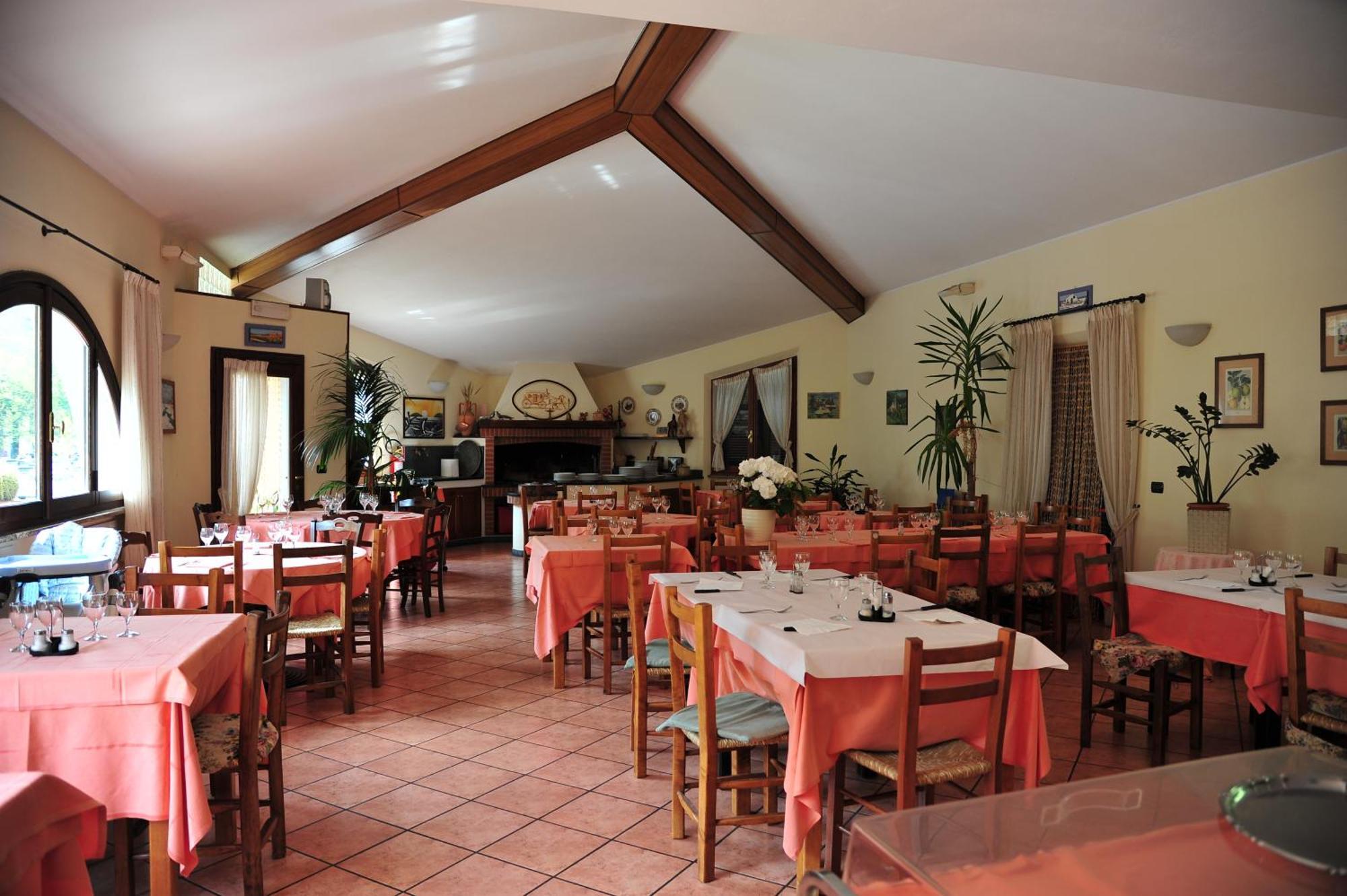 Maissana Affittacamere B&B Trattoria Della Posta מראה חיצוני תמונה