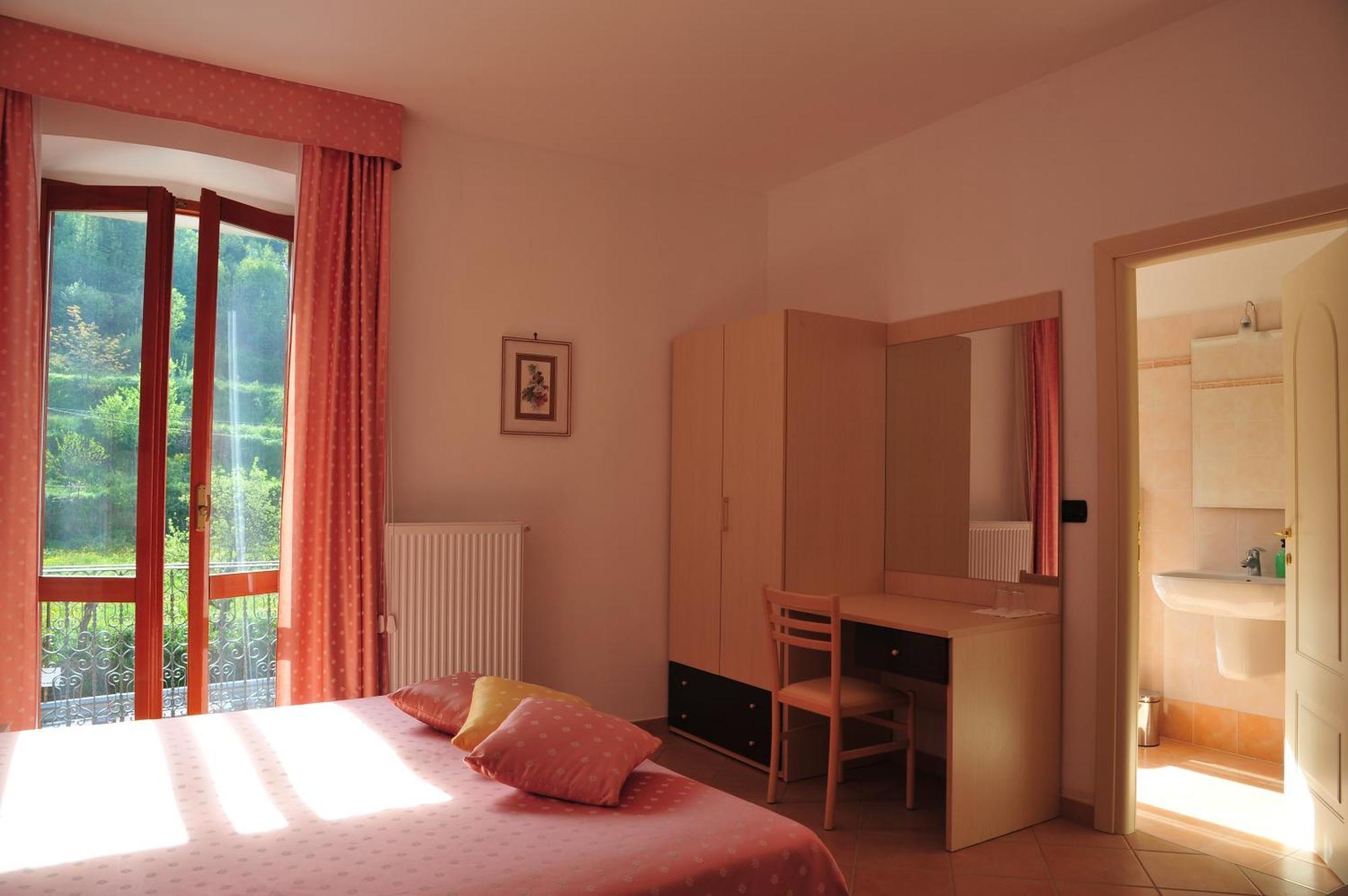 Maissana Affittacamere B&B Trattoria Della Posta מראה חיצוני תמונה