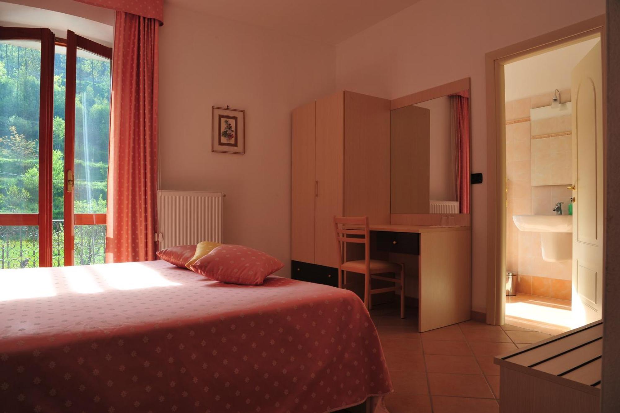 Maissana Affittacamere B&B Trattoria Della Posta מראה חיצוני תמונה