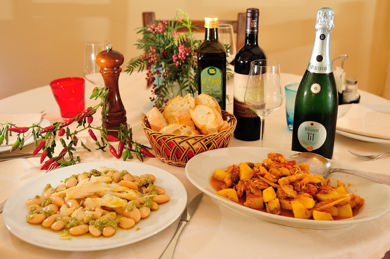 Maissana Affittacamere B&B Trattoria Della Posta מראה חיצוני תמונה